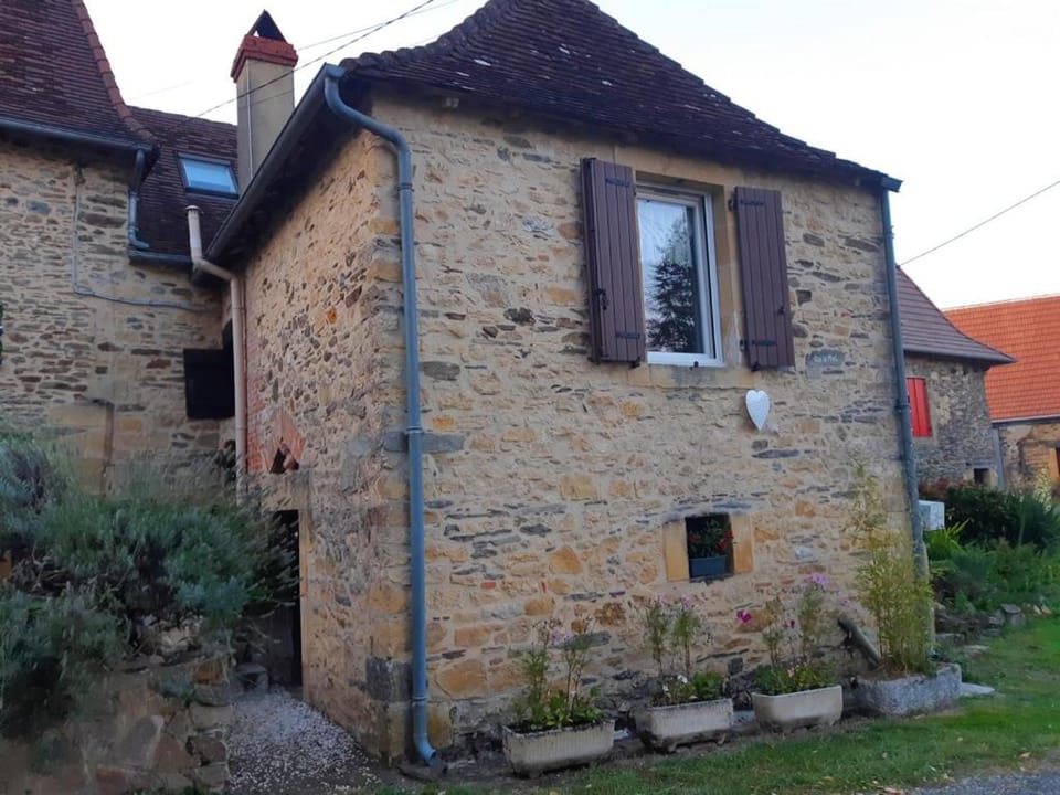 Property building, Street view
