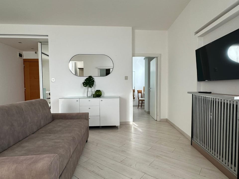 TV and multimedia, Living room, internet