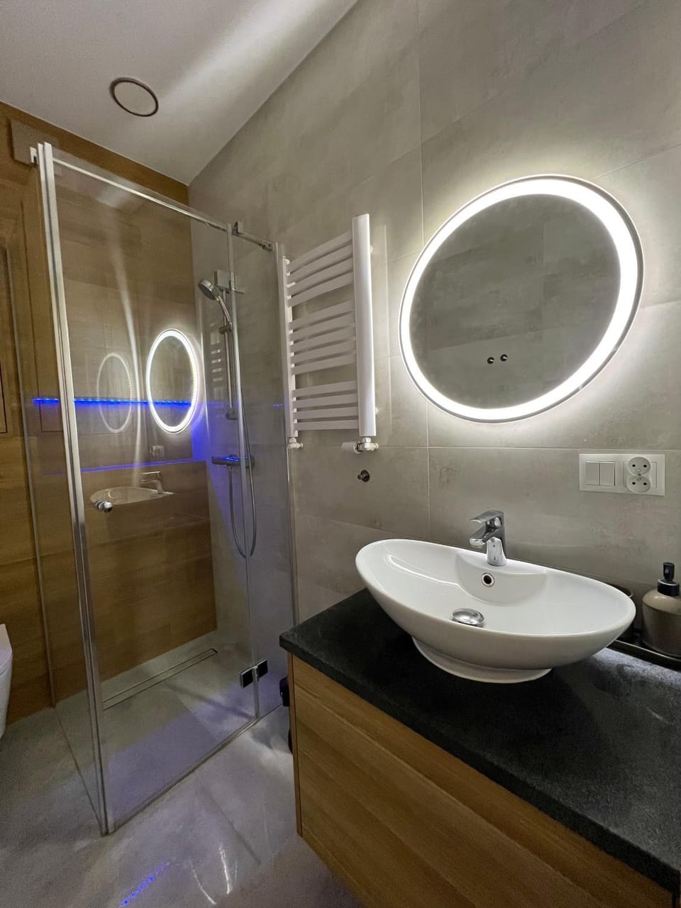 Shower, Bathroom
