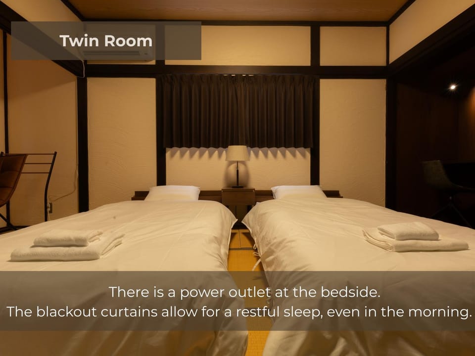 Bed, Photo of the whole room, towels