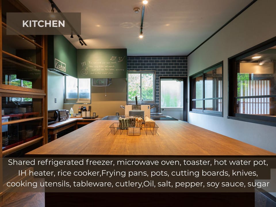 Communal kitchen, microwave, toaster, kitchen