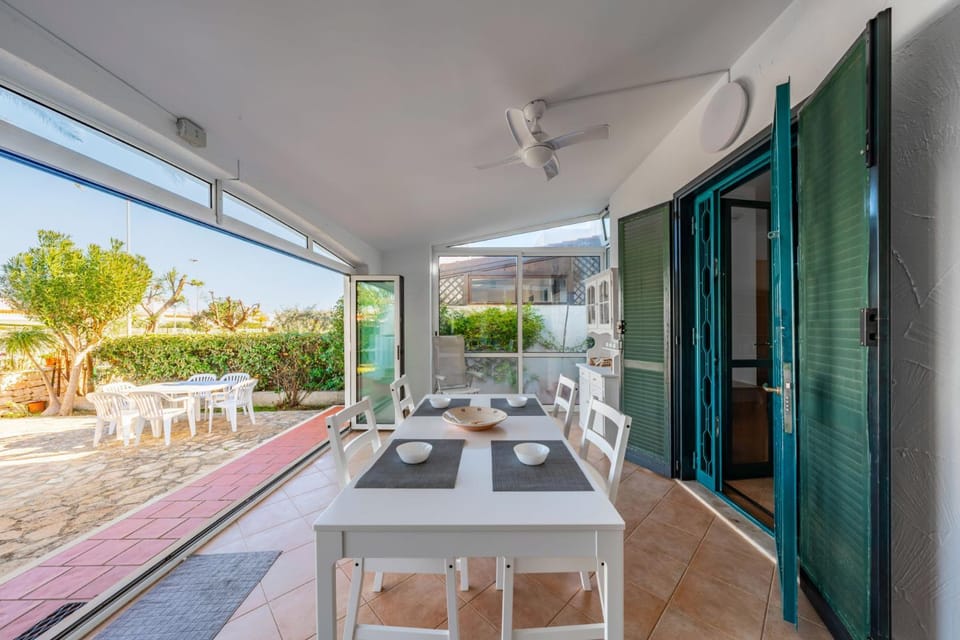Patio, Dining area