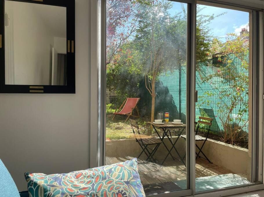 Charmant T2 avec Jardin Apartment in Paris