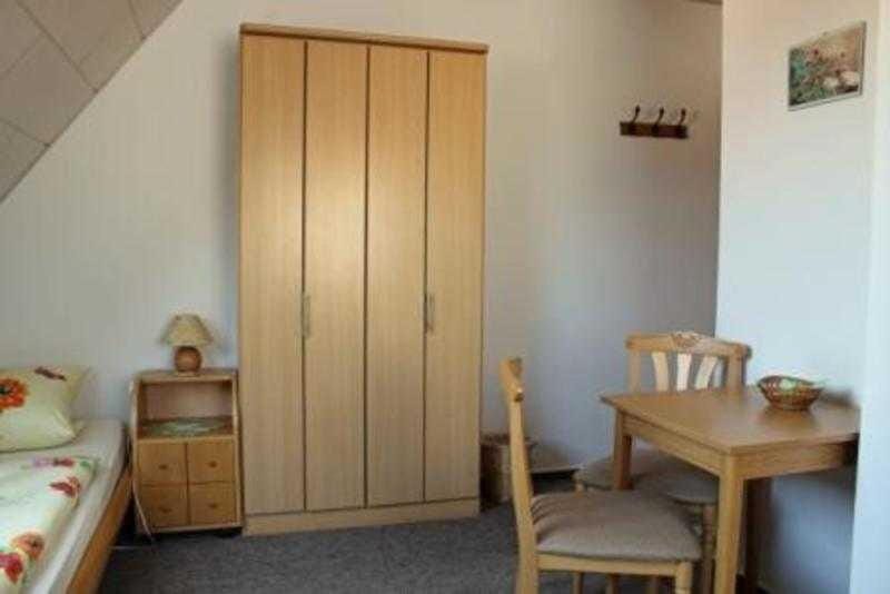 Gästezimmer am Tiefwarensee Vacation rental in Waren