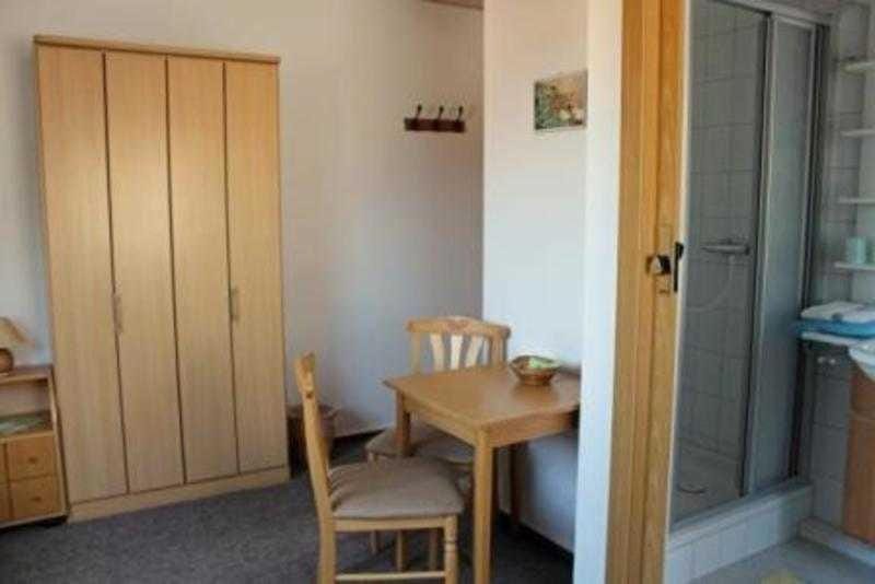 Gästezimmer am Tiefwarensee Vacation rental in Waren