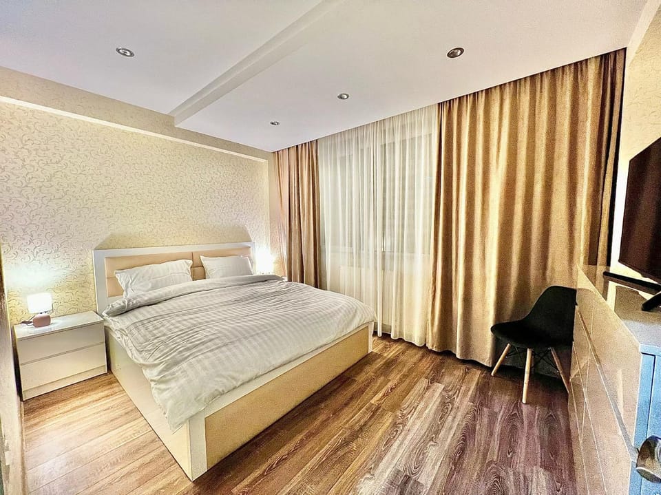 Communal lounge/ TV room, Bed, TV and multimedia, Bedroom, hair dresser