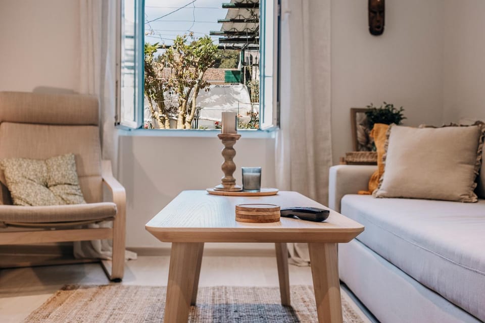 View (from property/room), Living room, Garden view, Street view, Inner courtyard view