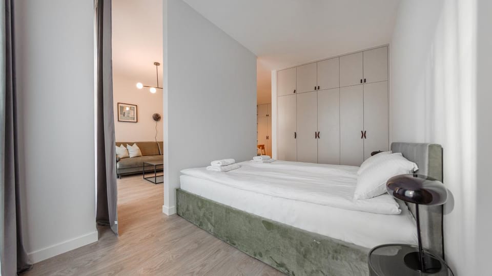 Bed, Photo of the whole room, wardrobe