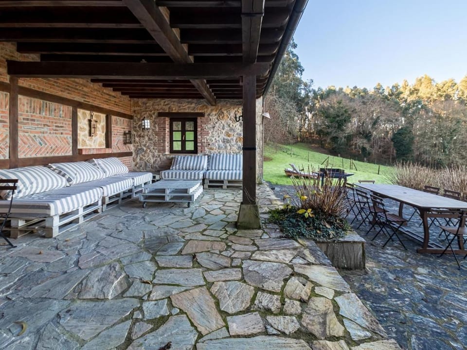 Espectacular casona en un entorno incomparable House in Cantabria
