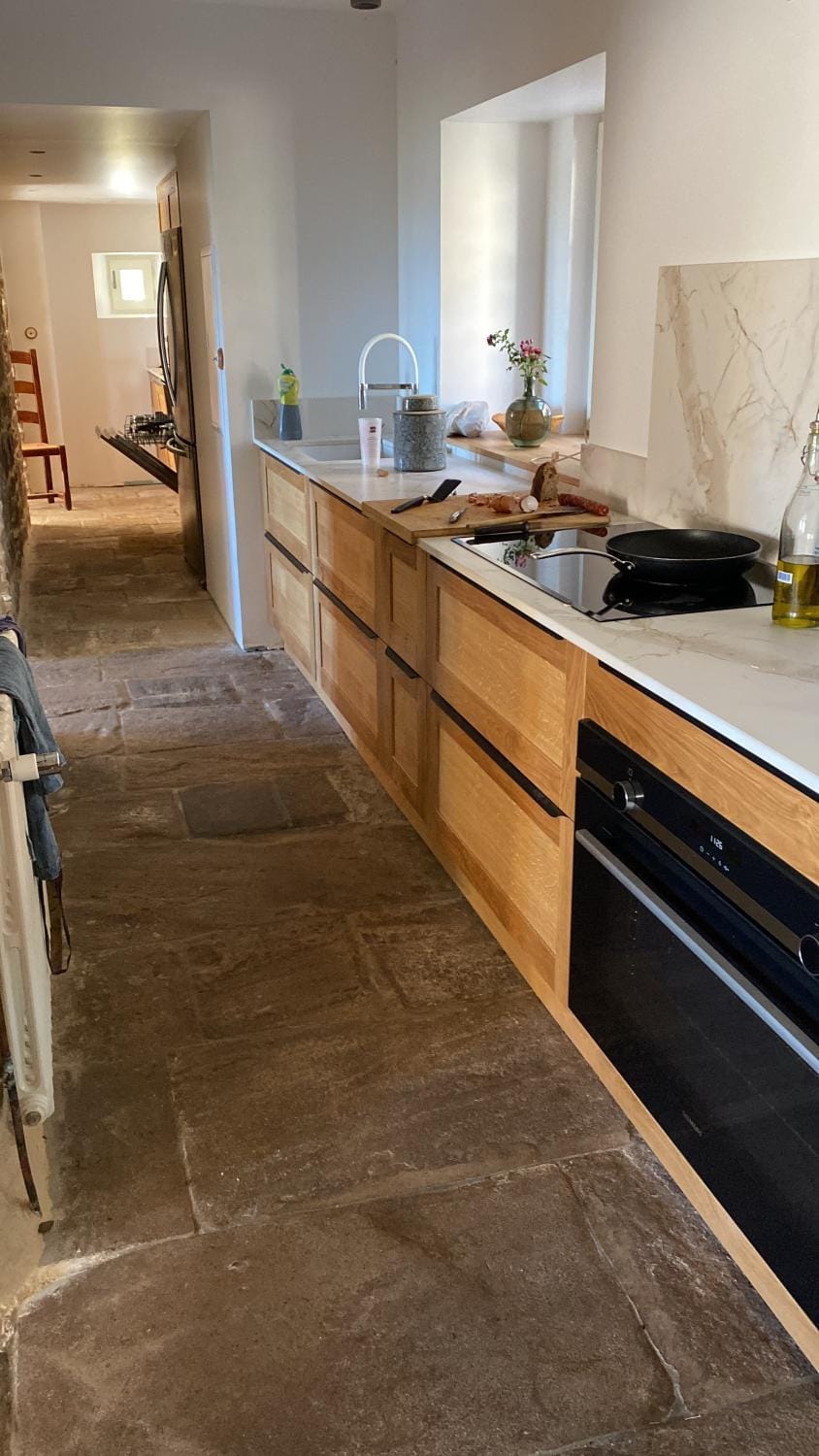 Kitchen or kitchenette, Living room