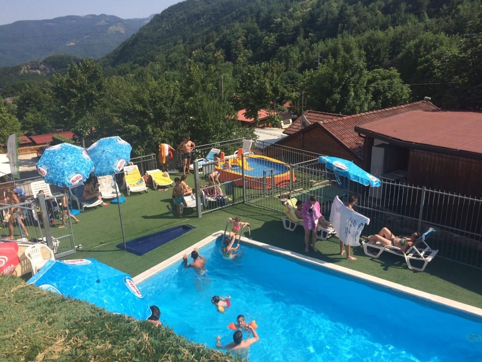 Swimming pool
