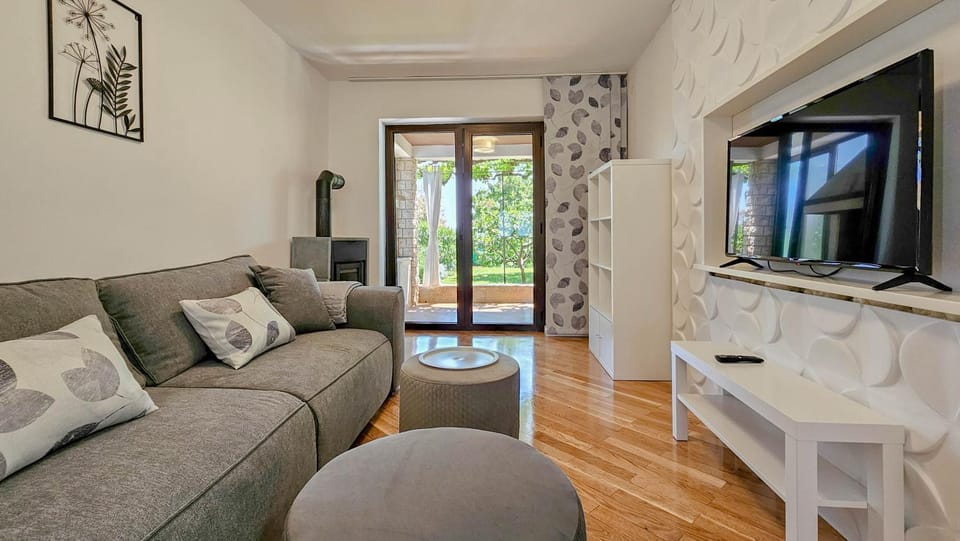 Milena Two Apartment in Novigrad