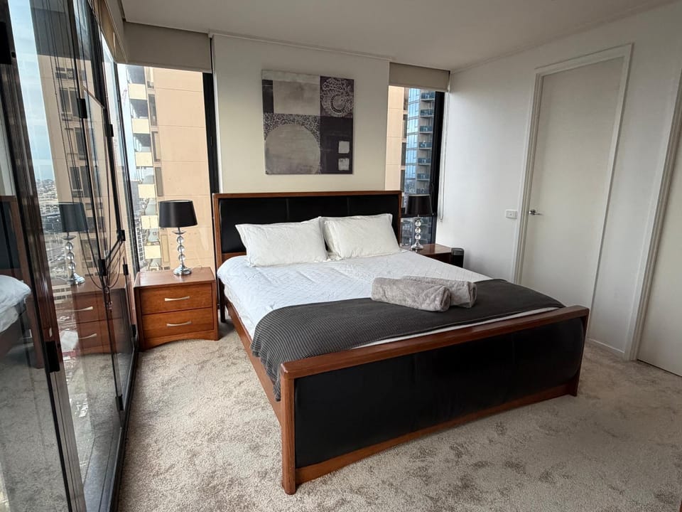 Spacious 3 Bedroom Apartment Southbank Apartment in Southbank