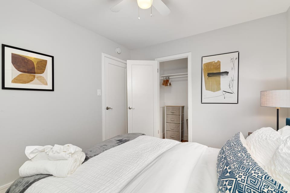 Bed, Photo of the whole room, Bedroom, towels, wardrobe