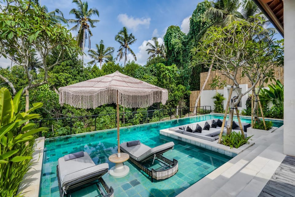 Seating area, Pool view, Swimming pool, sunbed