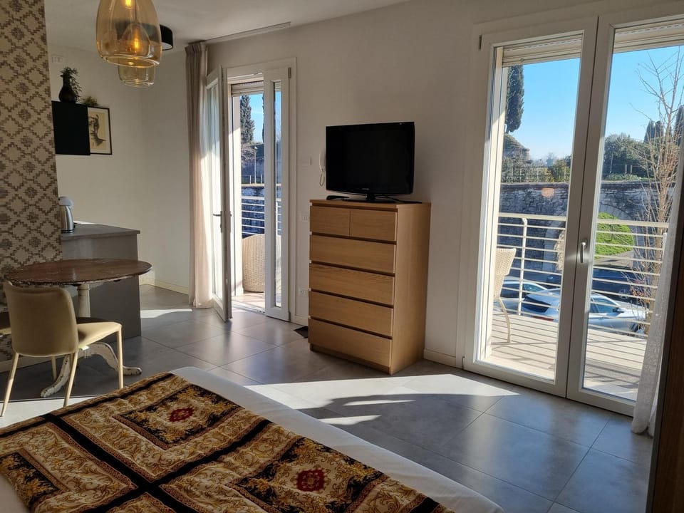 View (from property/room), Living room, Photo of the whole room, Seating area, Dining area, Bedroom