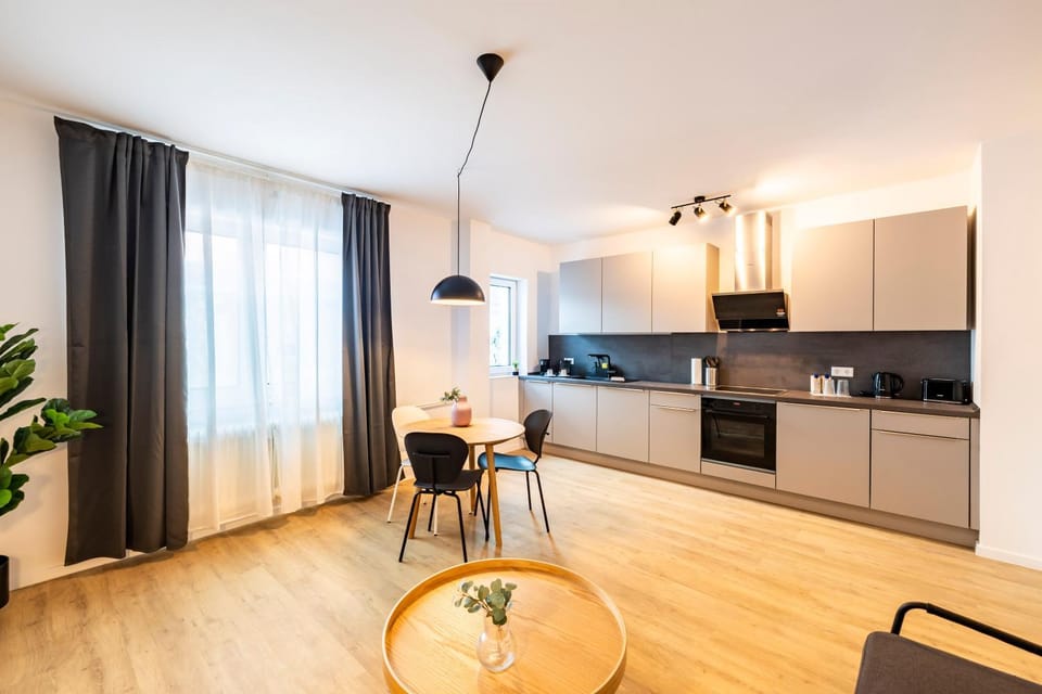 Kitchen or kitchenette, Dining area, oven, stove