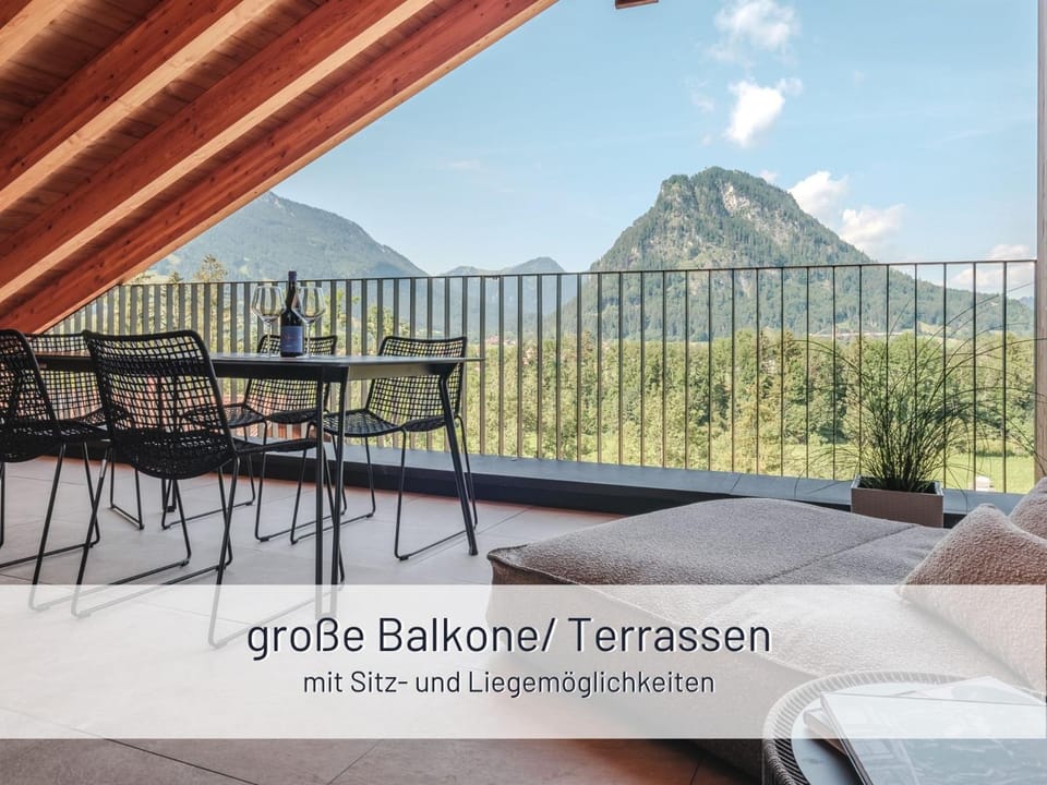 View (from property/room), Balcony/Terrace, Mountain view