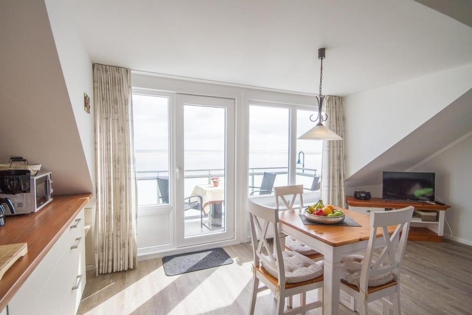 TV and multimedia, Living room, Dining area, minibar