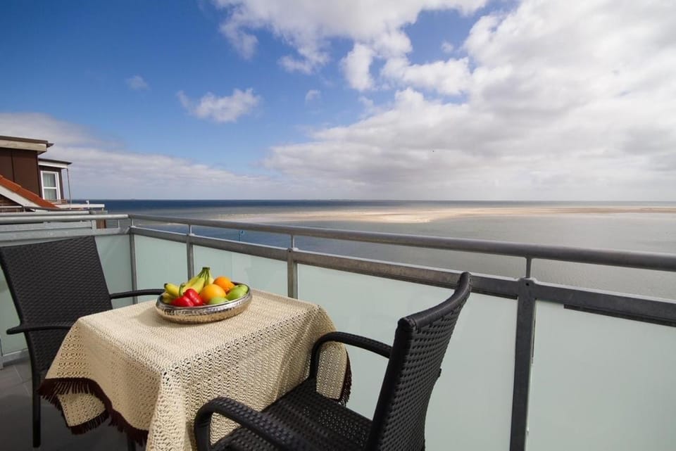 Natural landscape, Balcony/Terrace, Sea view