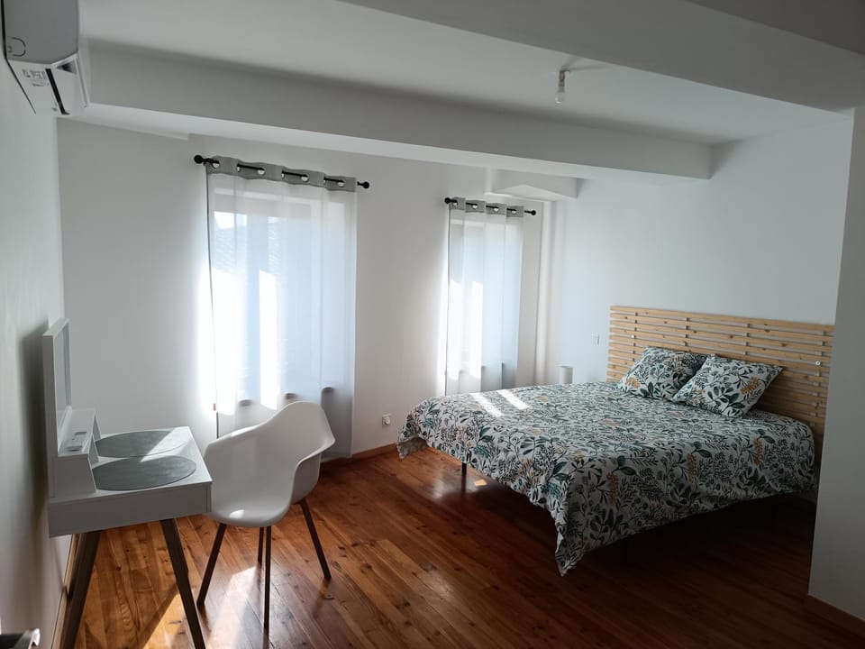 Bedroom, air conditioner