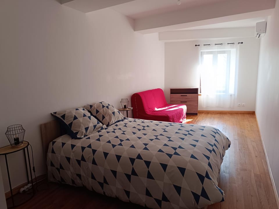 Bedroom, air conditioner
