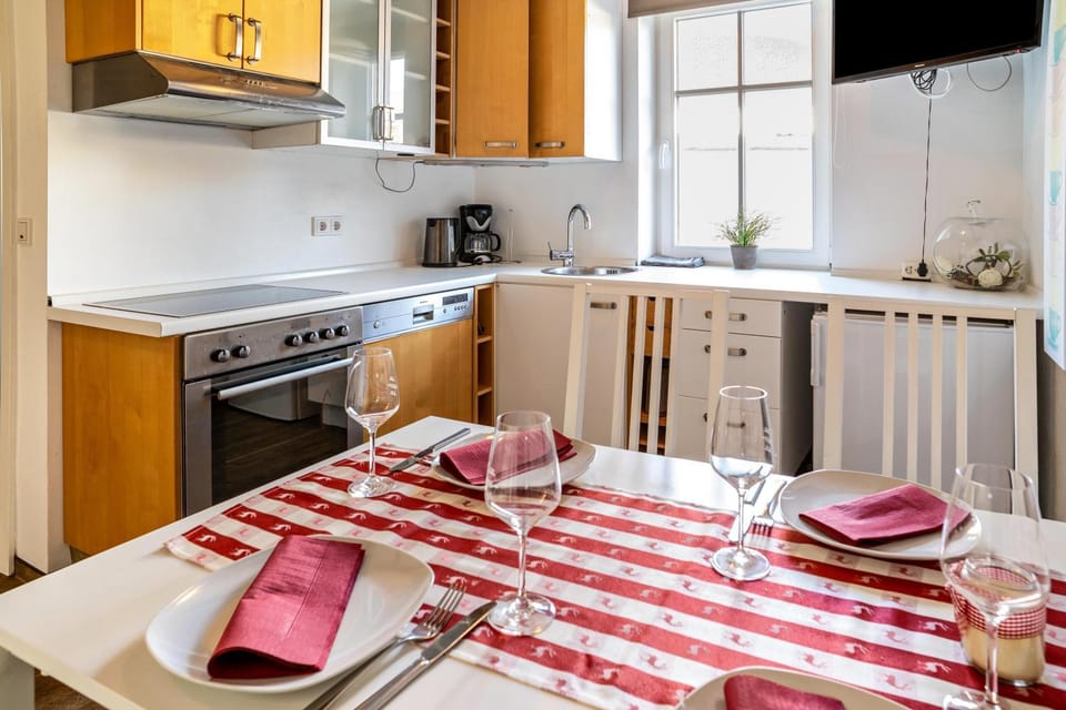 Property building, Kitchen or kitchenette, Living room