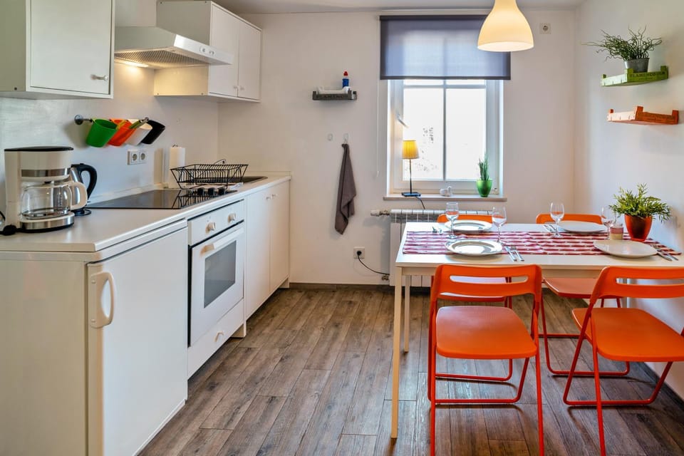 Property building, Kitchen or kitchenette, Living room