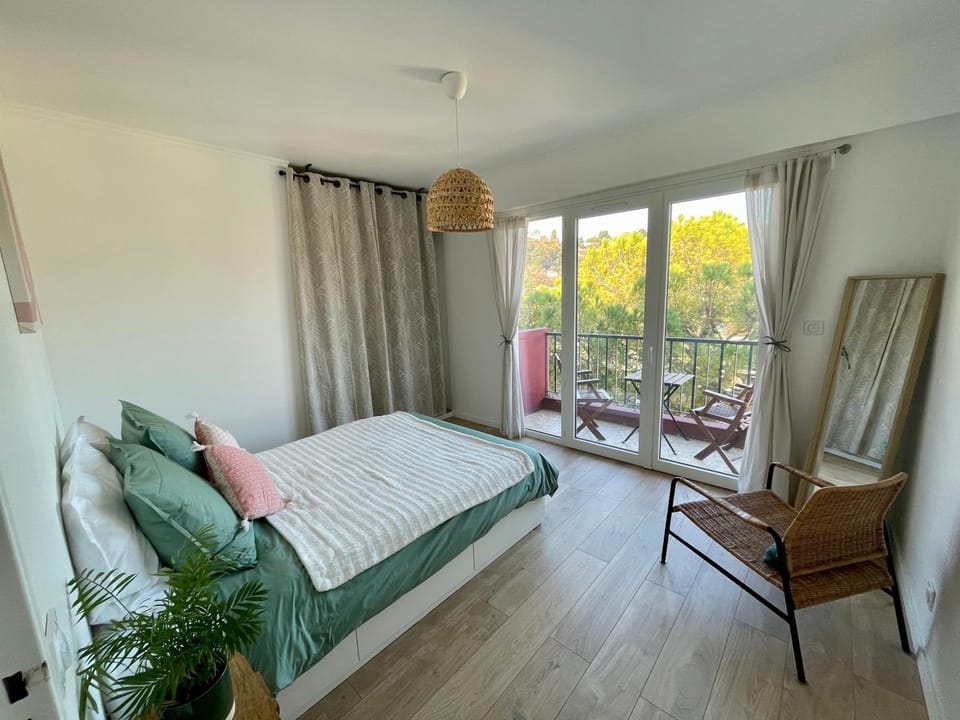Bed, Balcony/Terrace, Photo of the whole room, Bedroom