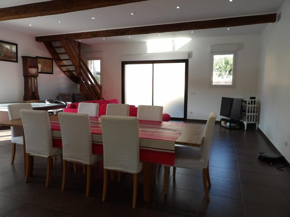 Spacieuse villa a St Cyprien pour 15 Villa in Saint-Cyprien