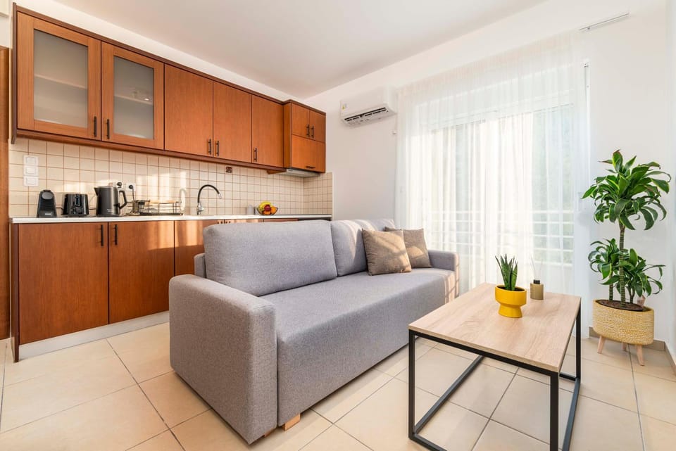 Kitchen or kitchenette, Living room, Seating area, air conditioner