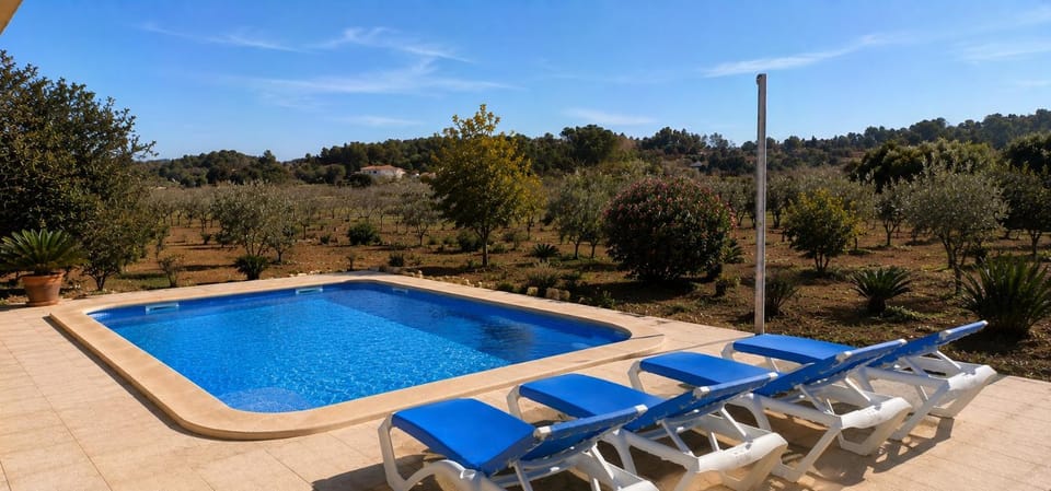 Finca con piscina rodeada de naturaleza Country House in Pla de Mallorca