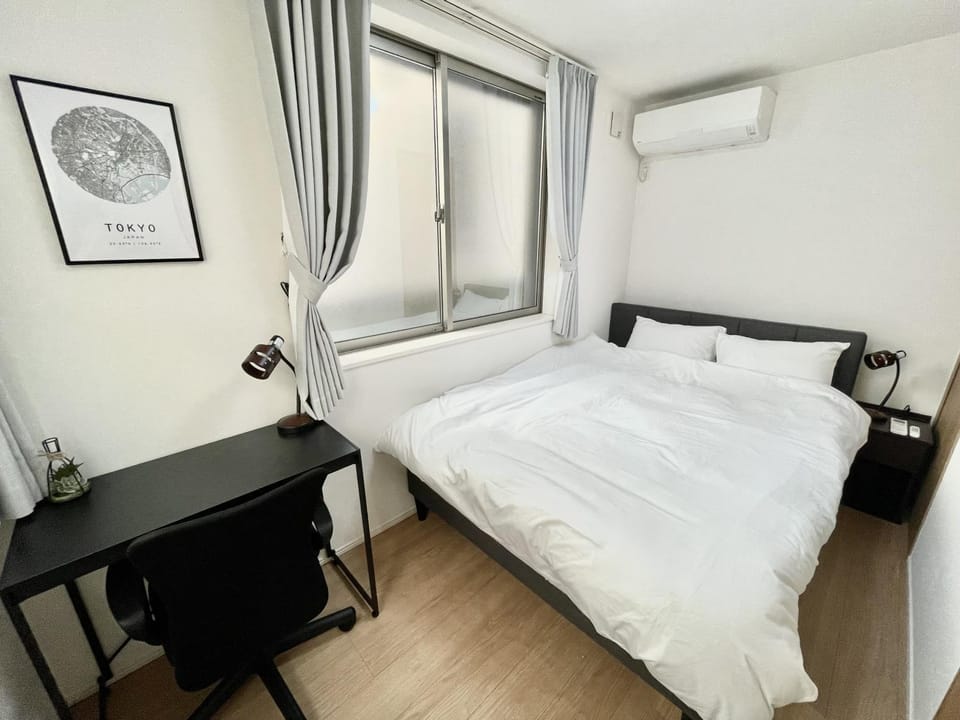 Bed, Photo of the whole room, Bedroom, hair dresser, air conditioner