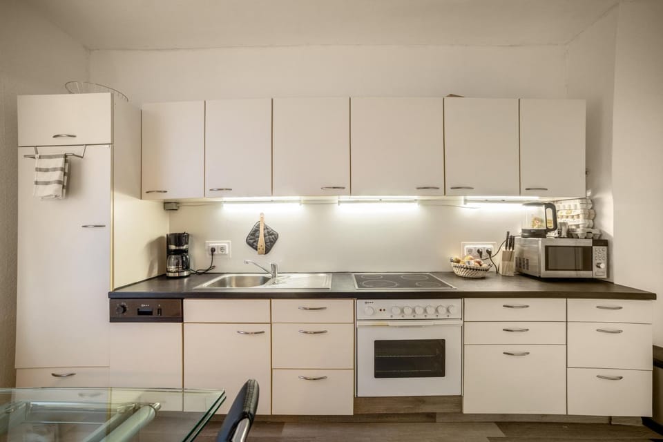 Kitchen or kitchenette, Living room
