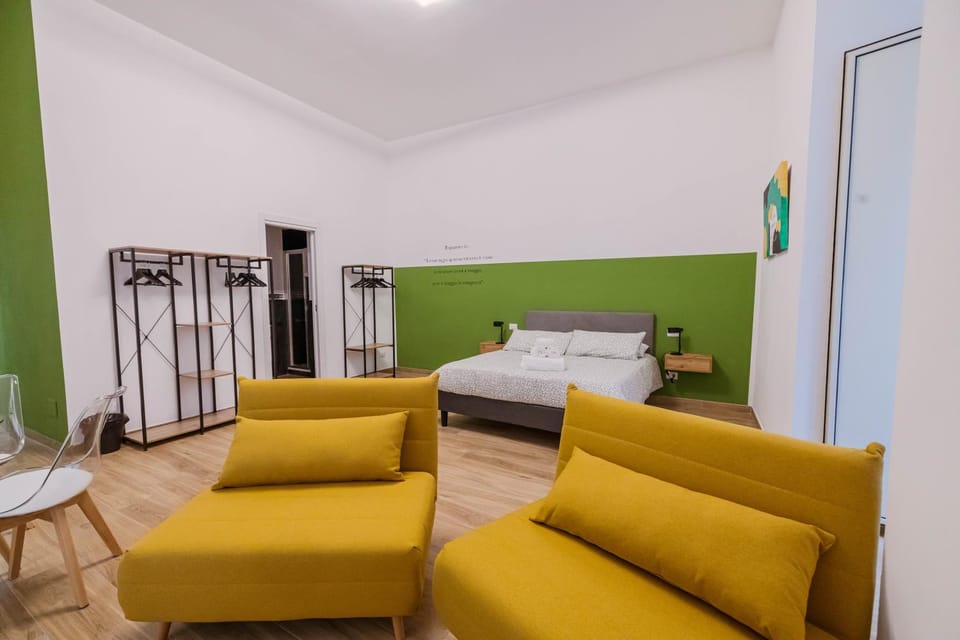 Bed, Photo of the whole room, Seating area, Bedroom
