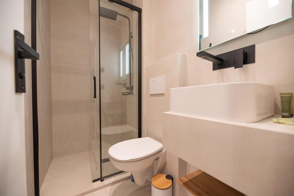 Shower, Toilet, Bathroom
