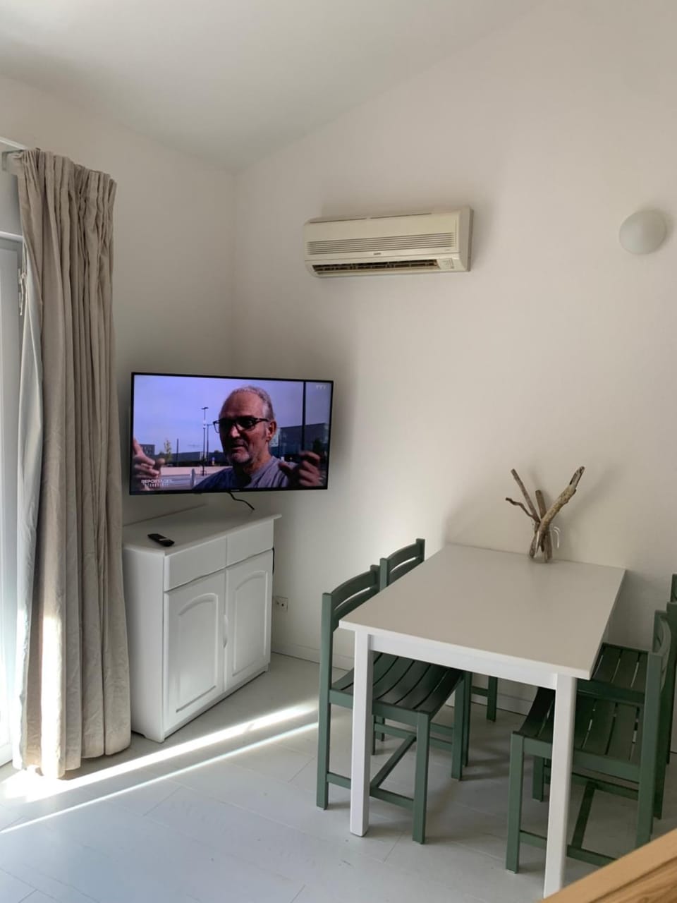 Maisonnette Mimosa H3 avec piscine intérieure chauffée accès plage à pied House in Saint-Georges-d'Oléron