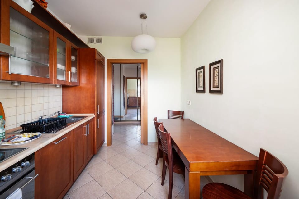 Kitchen or kitchenette, Dining area, pet friendly, stove
