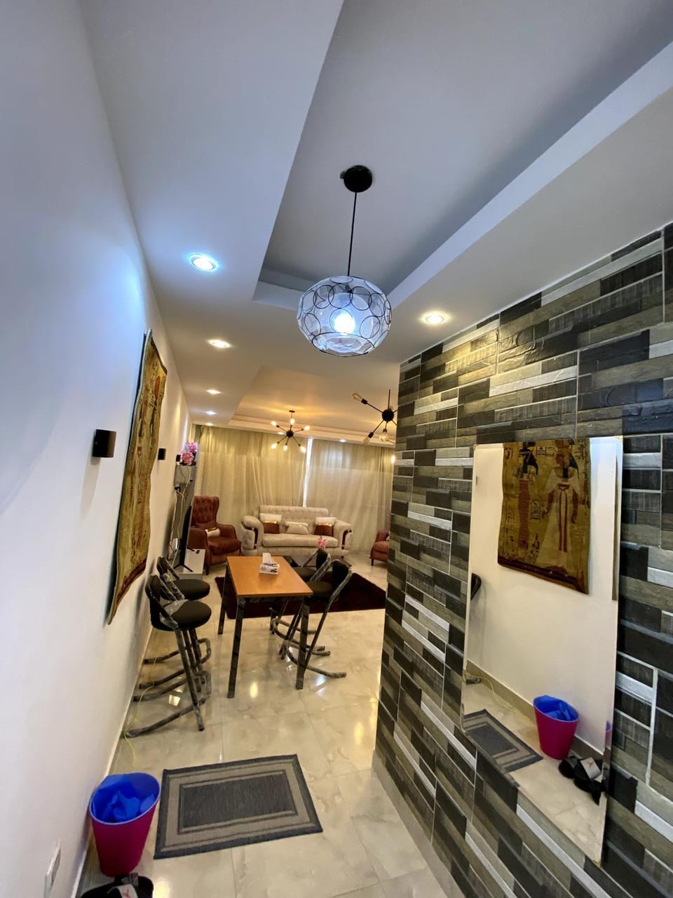 Seating area, Dining area