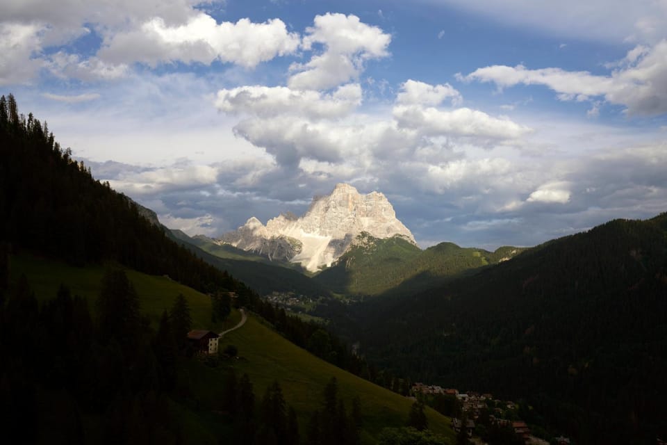 Nearby landmark, Natural landscape, View (from property/room), Mountain view