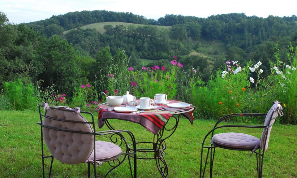 La Maison de Bazugues Bed and Breakfast in Occitanie