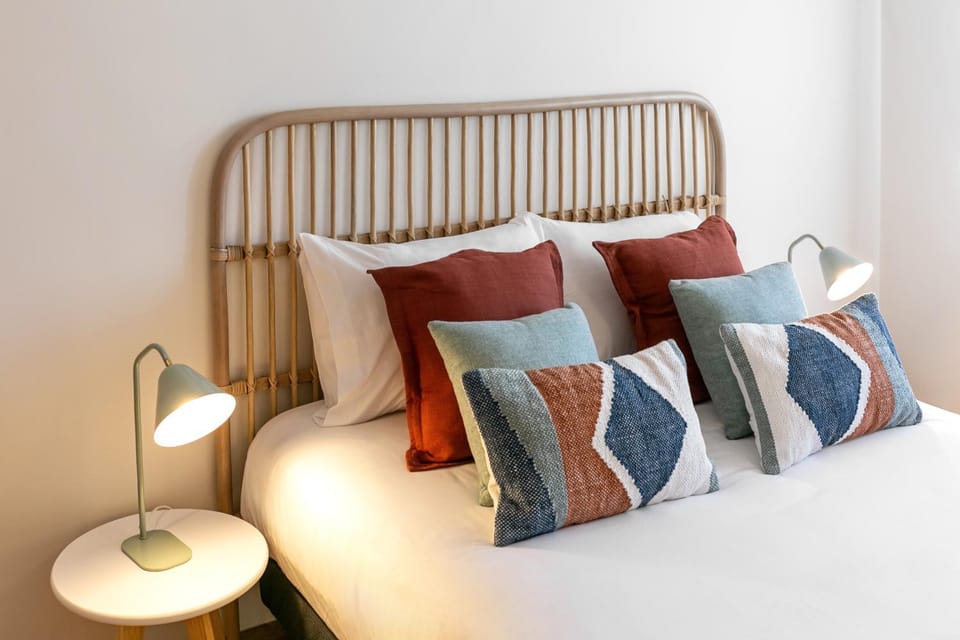 Bed, Photo of the whole room, Decorative detail, Bedroom