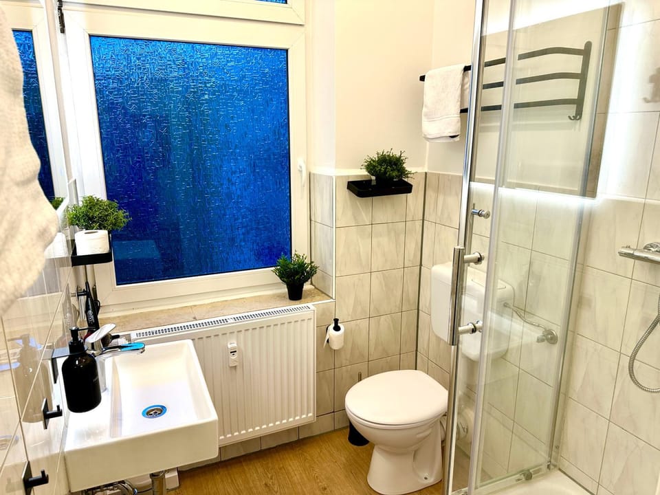 Shower, Toilet, Bathroom