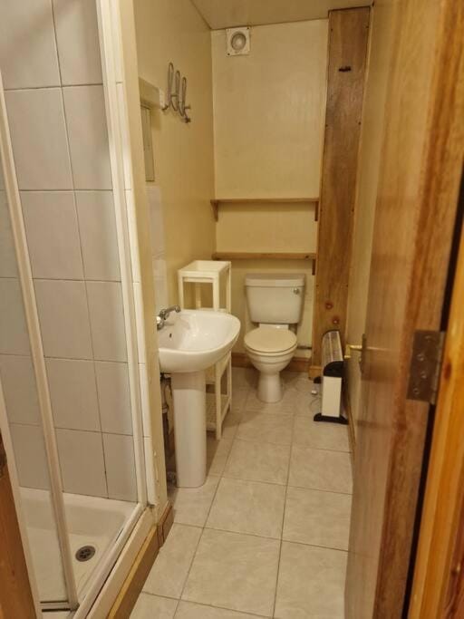 Bright studio apartment Highgate Apartment in London