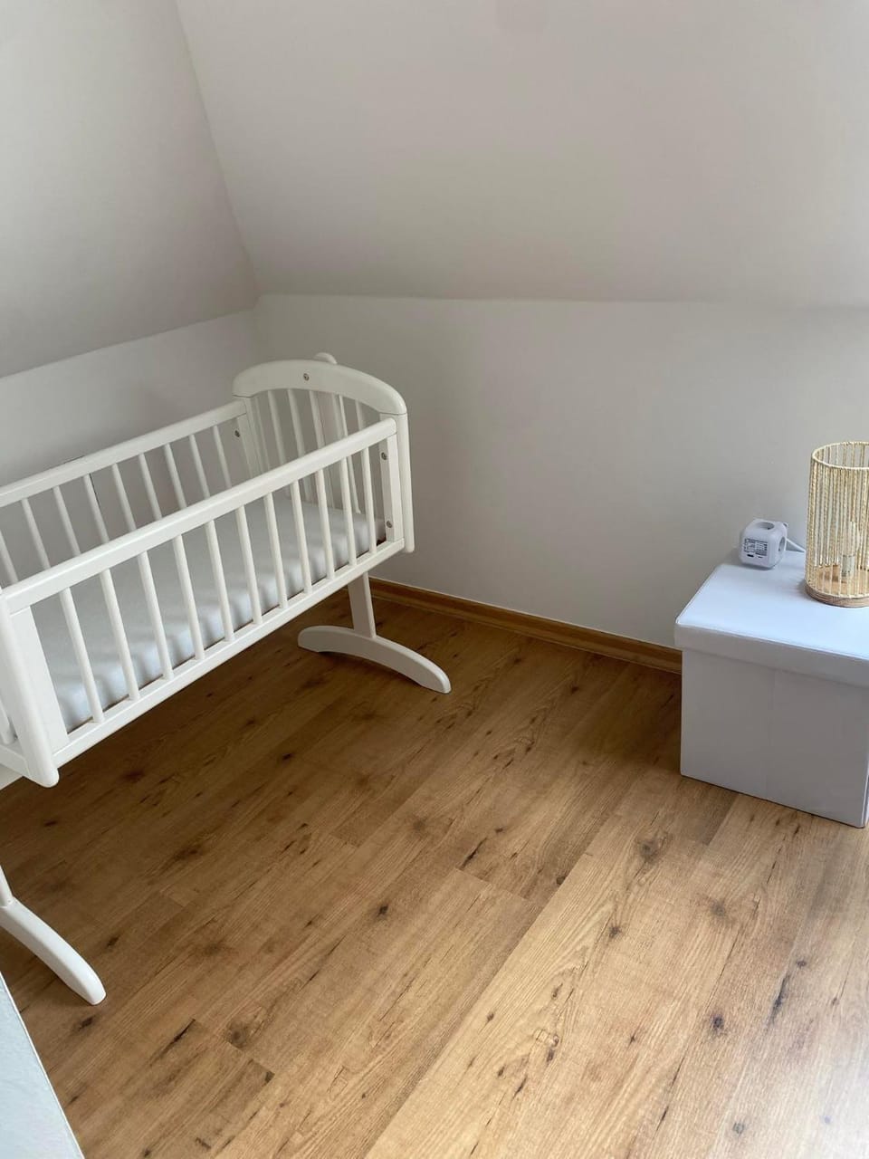 Bedroom, cot