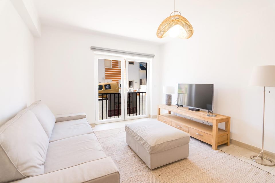 Communal lounge/ TV room, TV and multimedia, Living room
