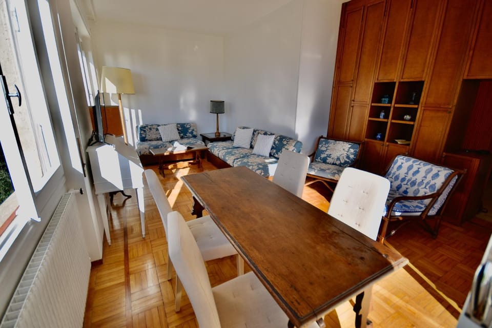 Communal lounge/ TV room, Living room