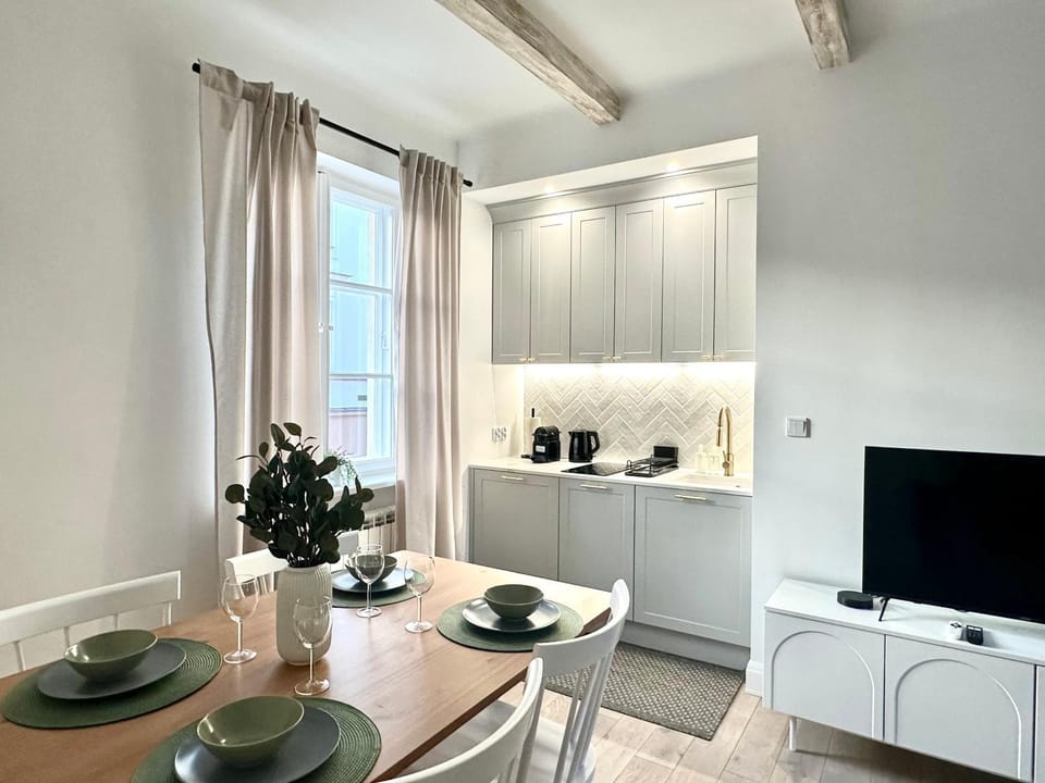 TV and multimedia, Kitchen or kitchenette, Dining area