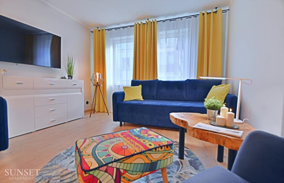 Living room, Photo of the whole room, Seating area, Bedroom