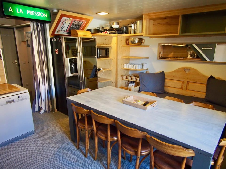 Living room, Seating area, Dining area, dishwasher, microwave